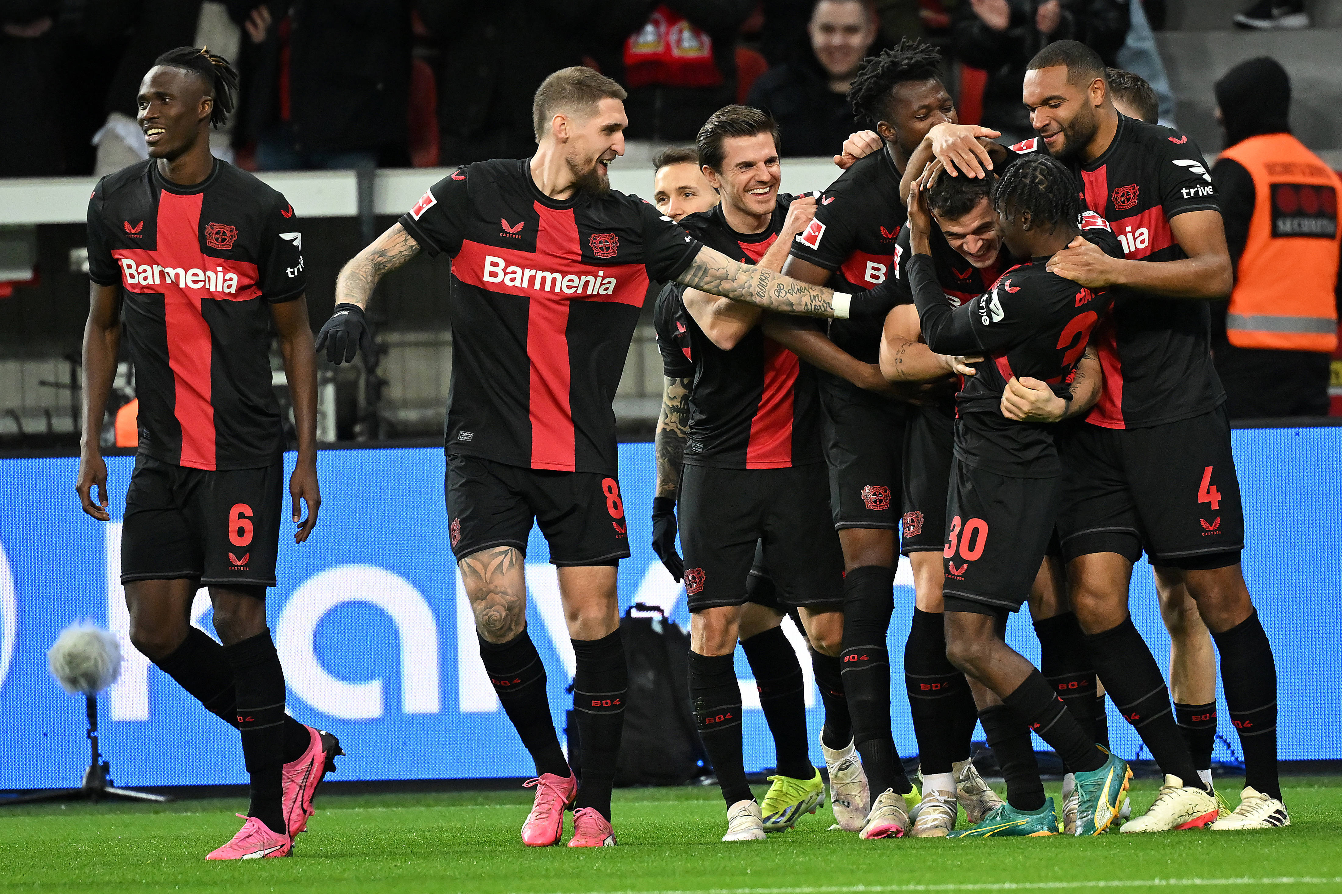 九游-勒沃库森迎法甲关键赛；清晨再遭质疑；引发热议；控场能力受关注(勒沃库森vs斯图加特德国杯)