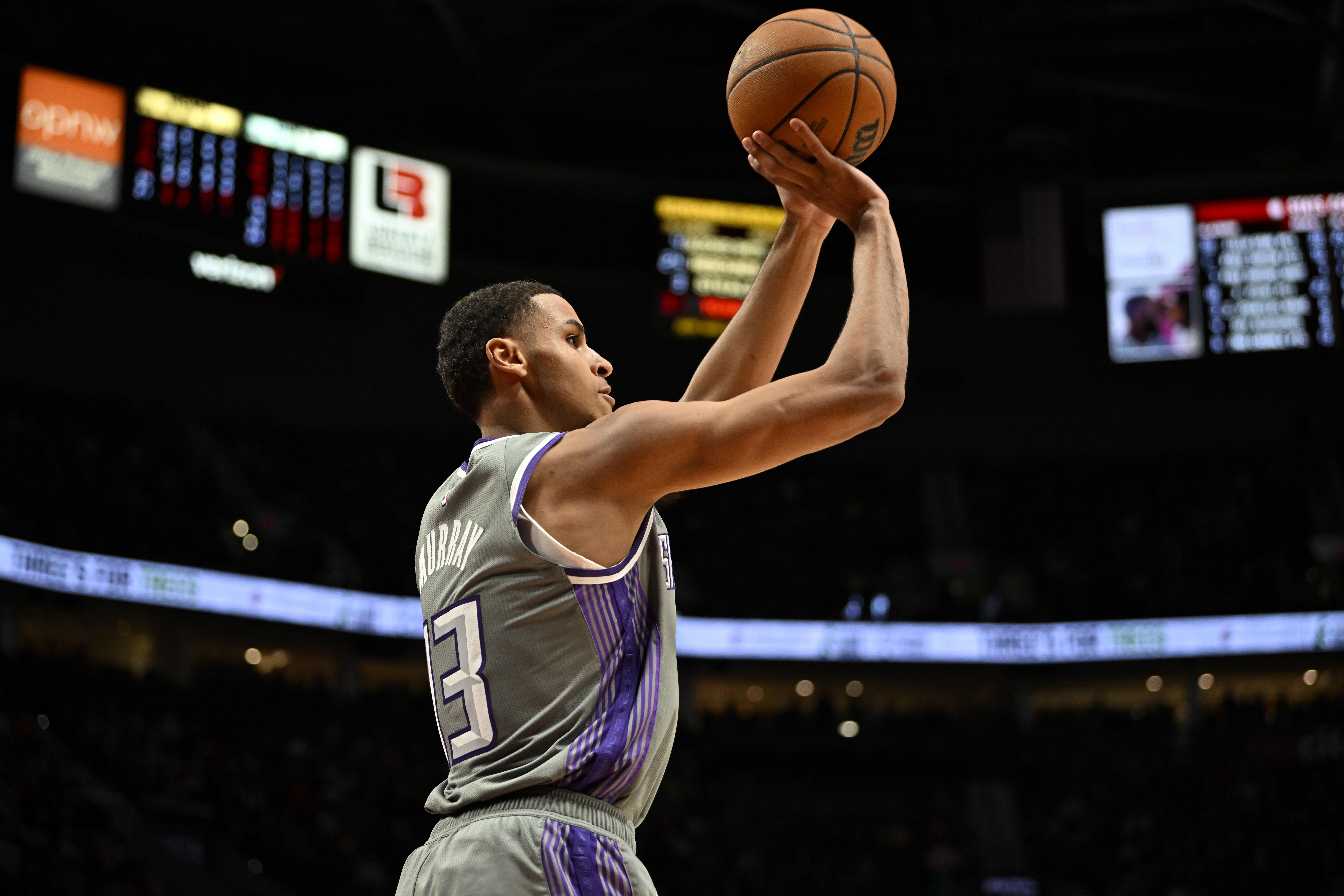 九游-关于赛后萨克拉门托国王官宣签约——NBA季后赛节点到来；更衣室稳定；年轻球员得到机会的信息