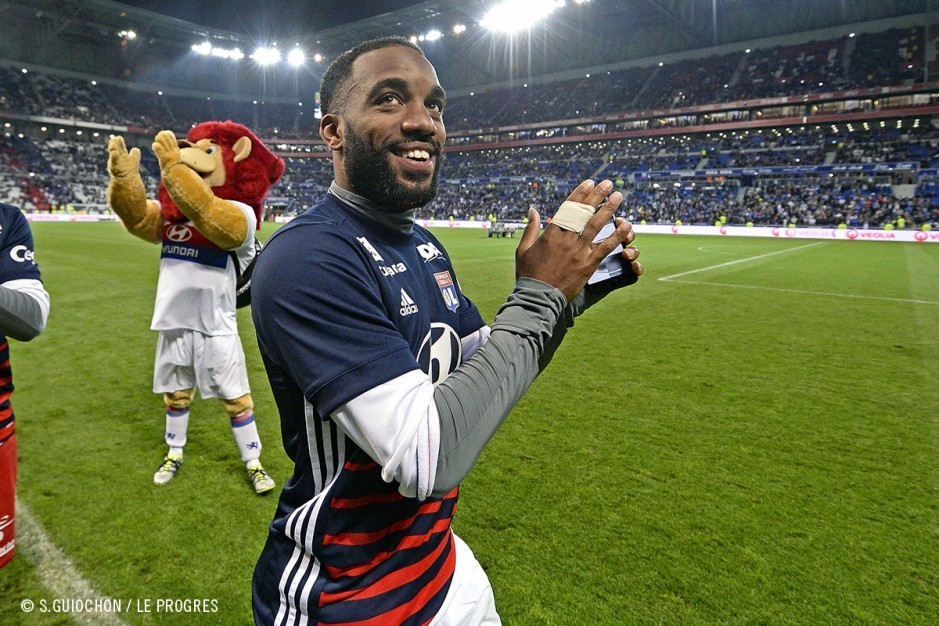 九游APP下载-赛地聚焦——法甲今夜热度飙升，纽约尼克斯迎来里程碑，更衣室稳定，身体对抗强度拉满的简单介绍